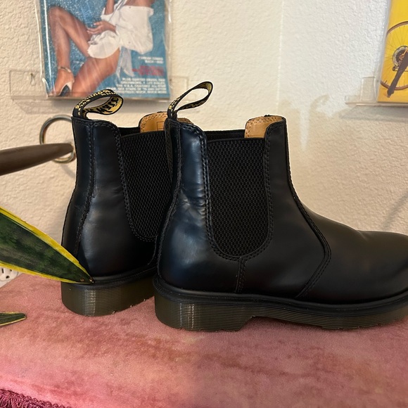 COPY - Doc Marten 2976 LEATHER CHELSEA BOOTS - women’s 7 and men’s 6 - Picture 8 of 8